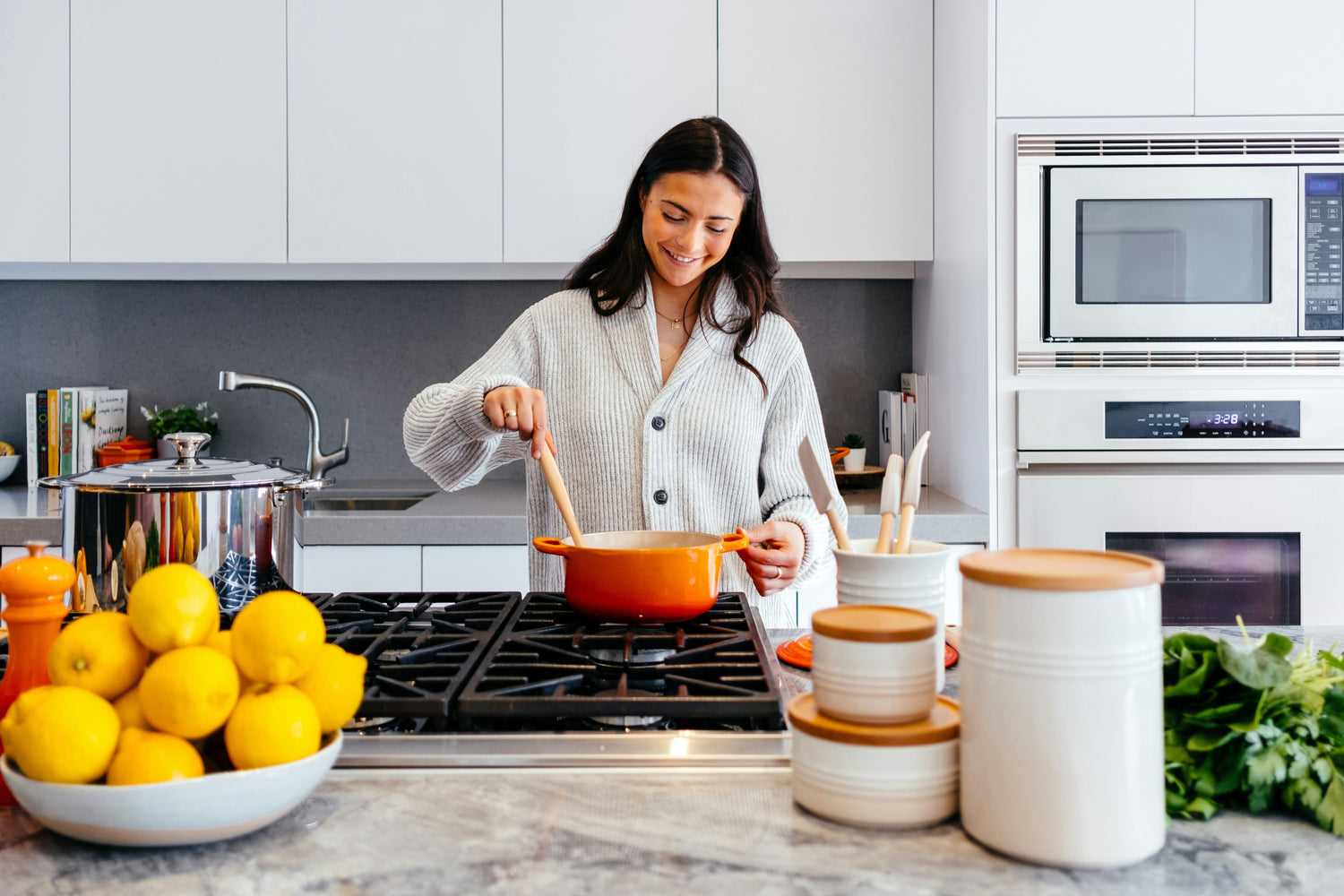 HOME & KITCHEN ESSENTIALS